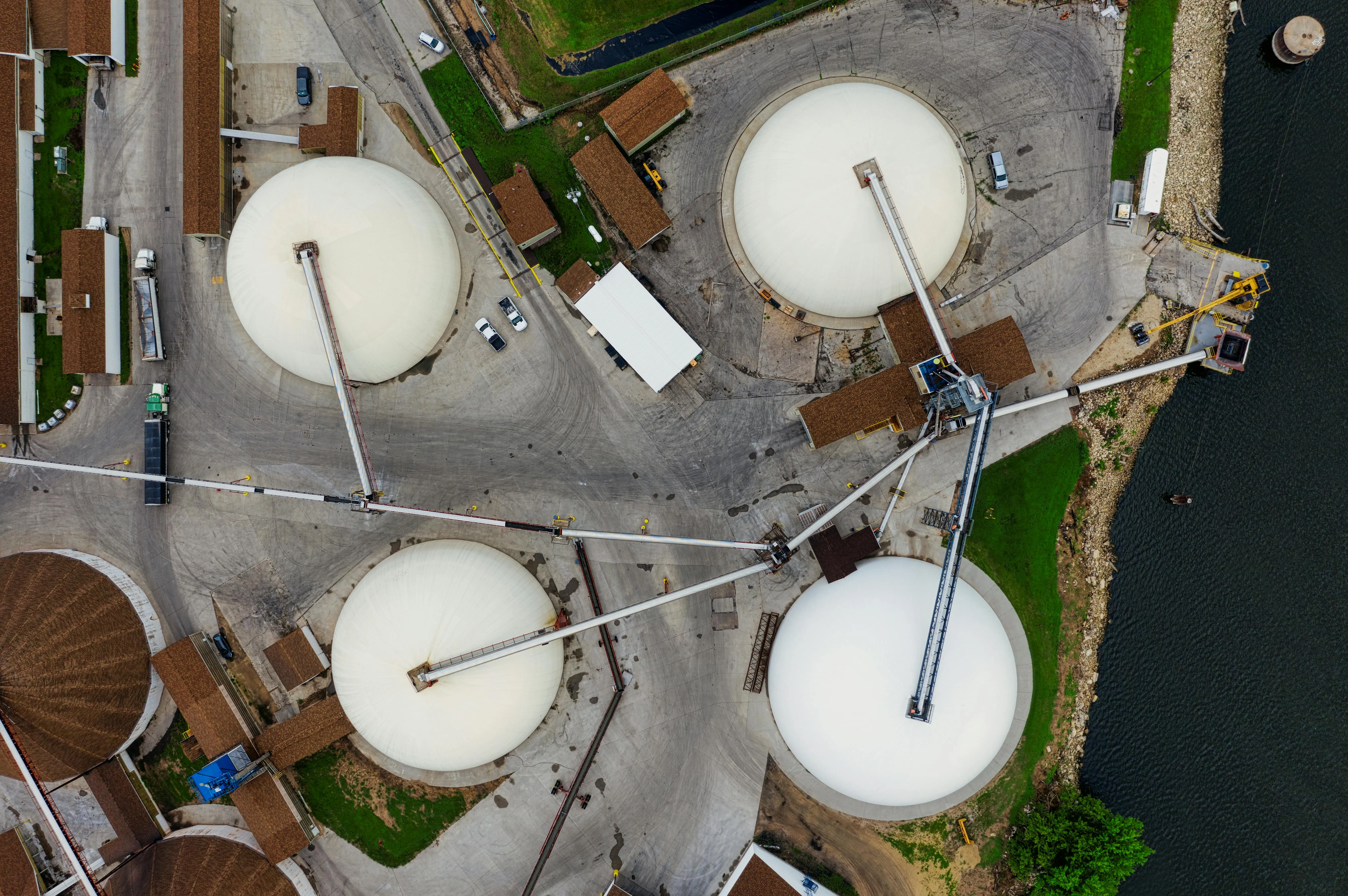 Biofuels & Distilleries — sector imagery